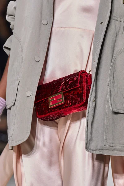 Look 30